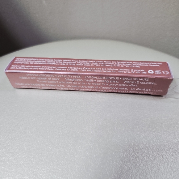 Mineral Fusion Hydro-Shine Lip Gloss in the shade Monaco - Picture 4 of 6